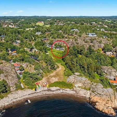 Summer With Sea View In Sandvika בית נופש *