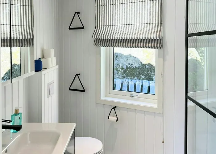 Summer With Sea View In Sandvika Larvik