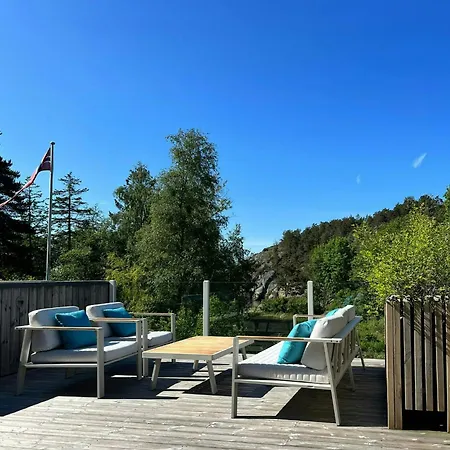 Summer With Sea View In Sandvika Prázdninový dům